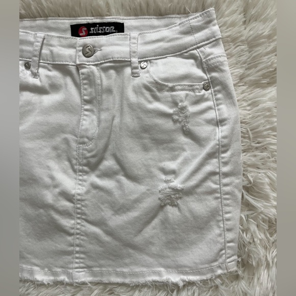 Ripped High-Waisted White Wash Jean Mini Skirt Size Medium - Picture 4 of 14